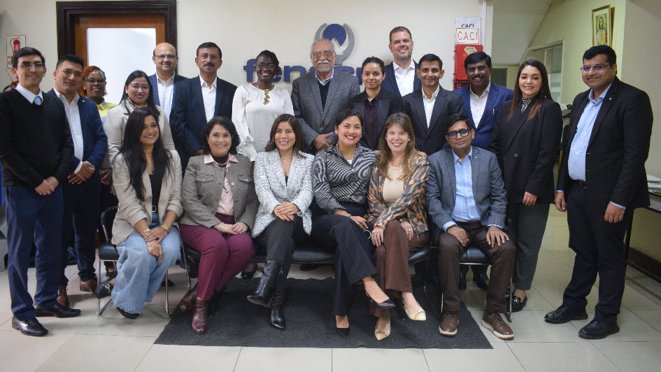 Delegación internacional de Water.org visita las instalaciones de FENACREP
