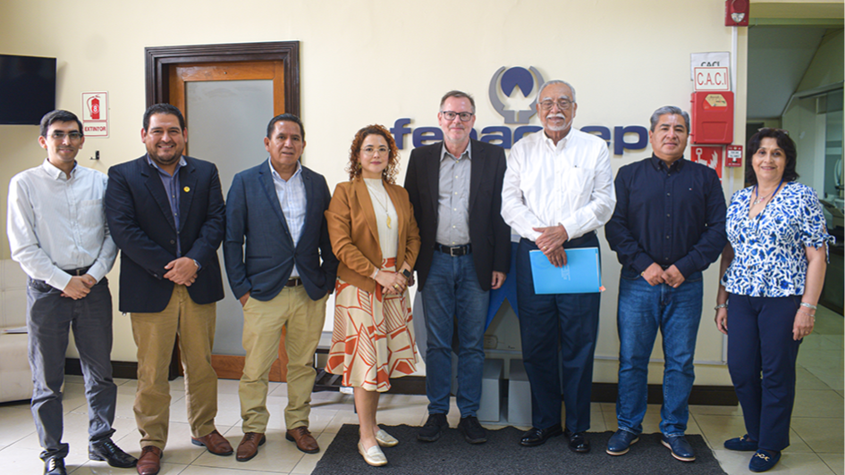 FENACREP Y DGRV suscriben convenio de cooperación para promover el desarrollo de productos financieros verdes en las COOPAC